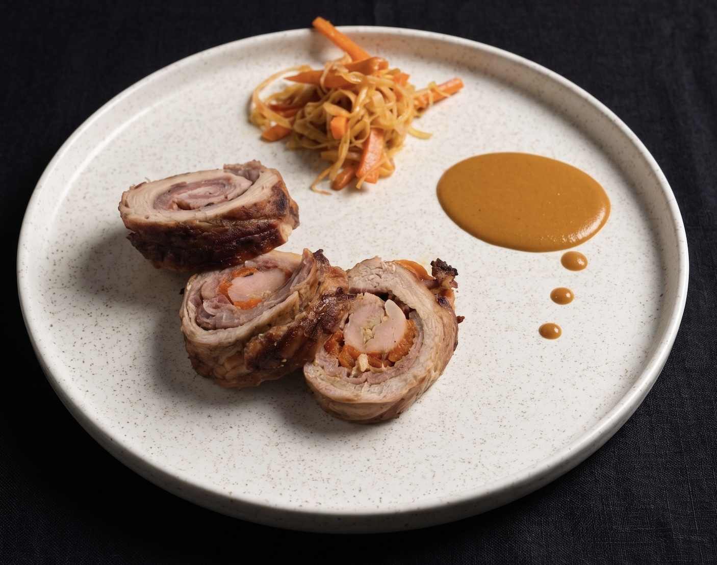 Rollo de pollo con verduras frescas